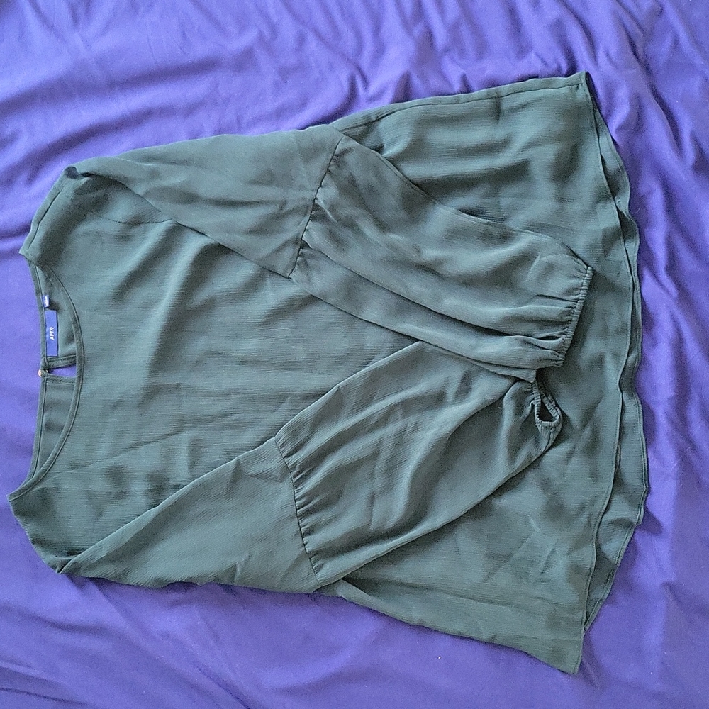 APT 9 polyester green top